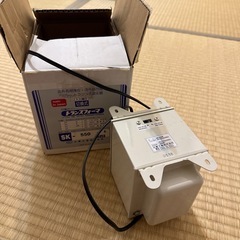 変圧器　トランスフォーマ