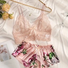 ピンクレッドカラー❣️透け感ブラ＆花柄パンツ❣️の画像