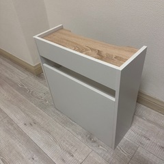 あげます‼️超美品！ネットのモデム隠しの画像