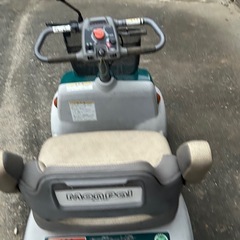 電動四輪車いす「モンパルML100」の画像