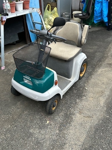 電動四輪車いす「モンパルML100」