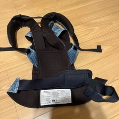 値下げ　早い者勝ち　定価３万程　 Cure berryの抱っこ紐の画像