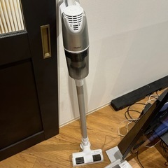 ハイアール　掃除機　　JC-BSC1A