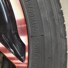 ハイエース　タイヤ　ホイール　裏組　215/60r17の画像