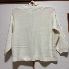 4L 白カーディガンの画像