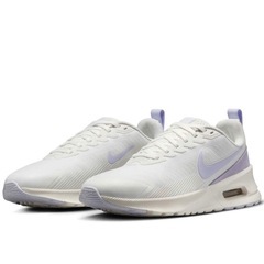 NIKEエアマックスニュアクシスSEの画像