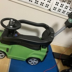 ランドローバー　ディフェンダー　乗用玩具　足蹴り車　子供幼児自動車
