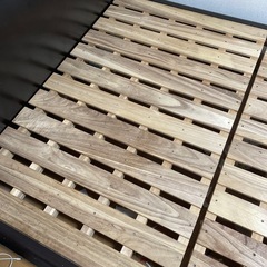 無料！クイーンベッド フレームのみの画像