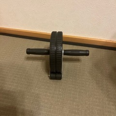 腹筋トレーニング、筋トレ、腹筋ローラーの画像