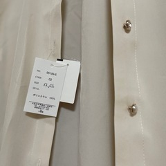 【新品】アイボリー 五分袖 シャツ Mの画像