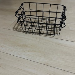 ワイヤーバスケット2つ
の画像