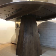ラウンドダイニングテーブル／直径130cm・高さ75cmの画像