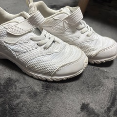 🉐SALE‼️瞬足ホワイトスニーカー‼️🉐