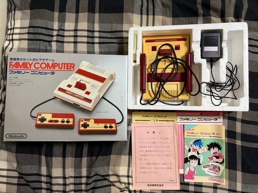 美品ファミコン 初代 ファミリーコンピューター 本体 貴重 当時