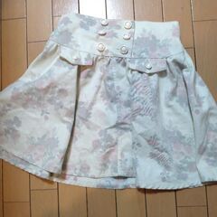花柄スカート