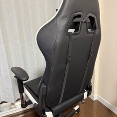 ゲーミングチェアの画像