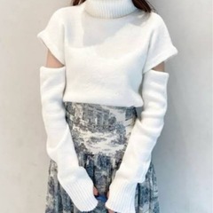 【発送に変更可能】【宮脇咲良さん着用】マルチウォーマーニットプル リリーブラウン ホワイトの画像