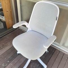 【中古】ひじ掛け付きオフィスチェア