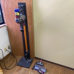 取引終了ダイソン掃除機とブロック類瓦礫含む。