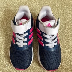 adidas キッズスニーカー