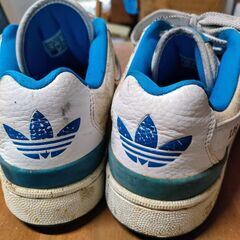 adidas・スニーカー・26.5cmの画像
