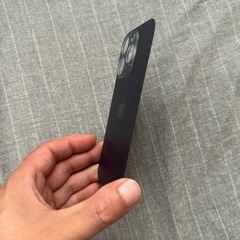 iphone 14 pro の背面ガラスの画像