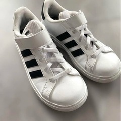 adidas ジュニアスニーカー18.5cm