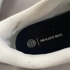 adidas ジュニアスニーカー18.5cmの画像
