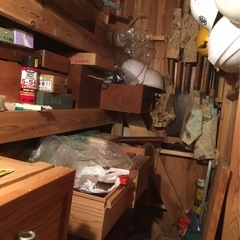 釘や大工道具の画像