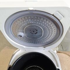 炊飯器　６合炊き　白　の画像