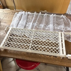 突っ張り棚、目隠しカーテン