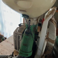 背負式動力散布機の画像