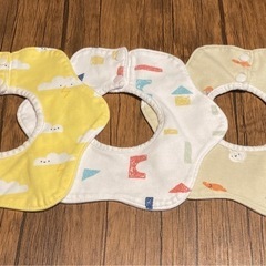 ベビー　帽子　スタイ3枚の画像