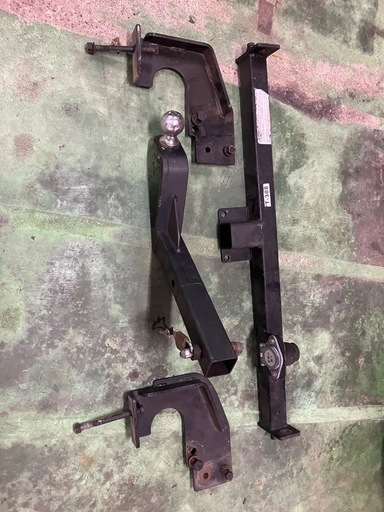 引き取り限定！ヒッチメンバー　車種　メーカー不明