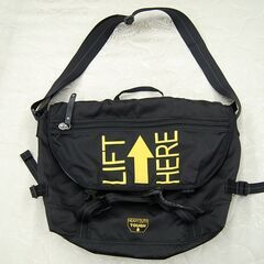 TOUGH Jeansmith ショルダーバッグ 黒×黄 LIFT HERE 幅43×マチ15×高さ30cm タフジーンズスミス 肩下げ かばん 鞄 札幌市 清田区 平岡の画像