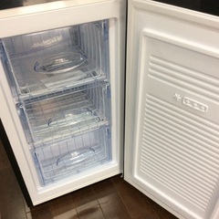 Grand-Line 60L1ドア冷凍庫 レトロデザイン ブラック ARE-F60LBの画像