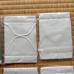 新品未開封　8枚セット　洗えて繰り返し使える ガーゼマスク　やわらかひもマスクの画像