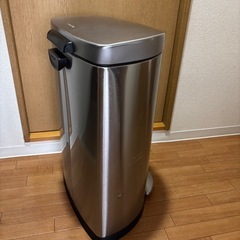 simplehuman ステンレス分別ゴミ箱　ペダル式の画像