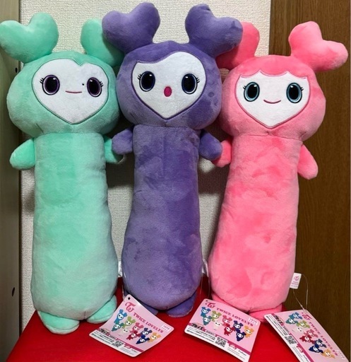 新品未使用タグ付き TWICE LOVELYS のびふにゃBIGぬいぐるみ