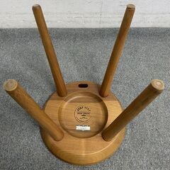 モデルルーム展示品 日進木工 靴べら付きスツール STEPSTEP サイドテーブル ウォールナット 玄関 天然木 飛騨家具 中古 店頭引取歓迎 R9691の画像