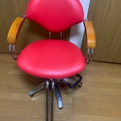 あまり使わないから新品そうです。