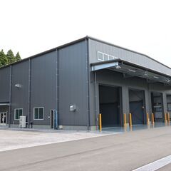 レッカー車・特装車の製作【マイカー通勤可/土日祝休み/年間休日120日/退職金制度あり】の画像