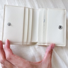 CHARLES&KEITH 折り財布　ホワイトの画像