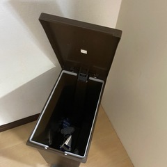 ゴミ箱の画像