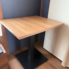 カフェテーブル&チェアセットの画像
