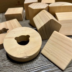 【取引中】ひのきのおもちゃ　型落としの画像