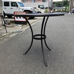 ガーデンテーブルの画像