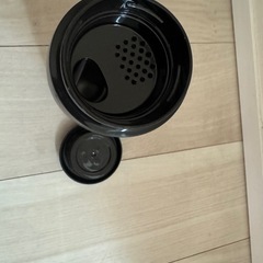 スターバックス カーヴド ステンレス ボトル マット ブラック 355ml完全未使用の画像