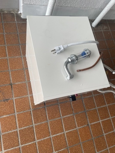 iTomic ESN20ARN111D0 (100V) イトミック 電気温水器 20L 2021年製