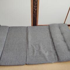 座椅子ベッドの画像